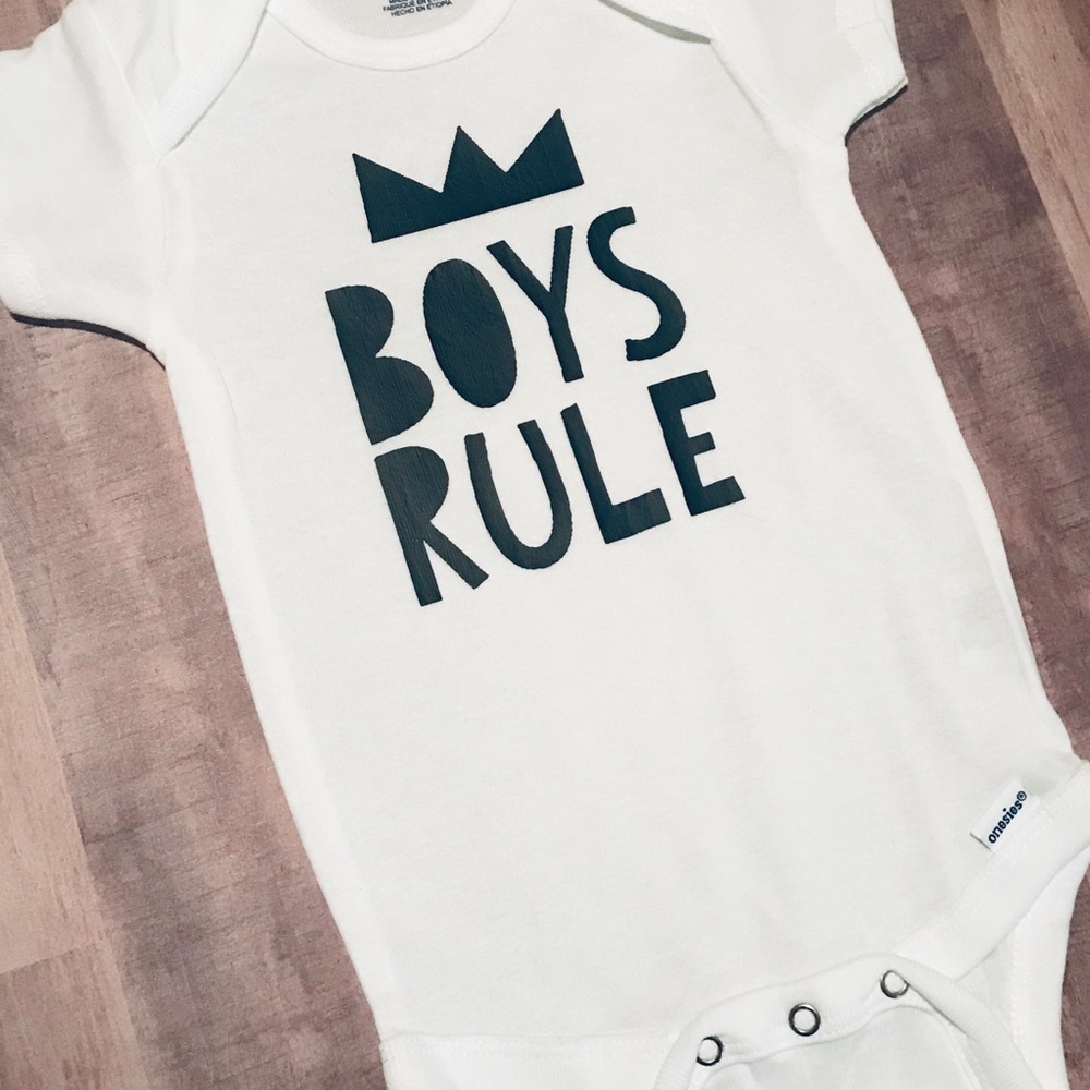Custom onesie - Picture 2 of 2